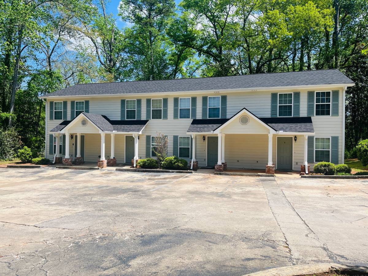 Apartment for rent at 601 Wilburn Ave, Lagrange, GA 30240