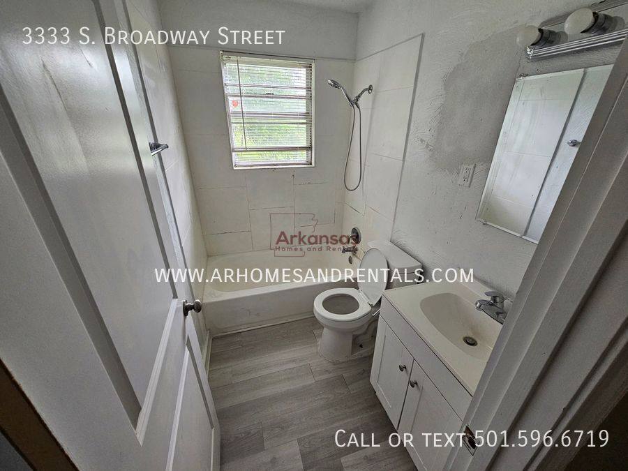 House for rent at 3333 S Broadway St, Little Rock, AR 72206