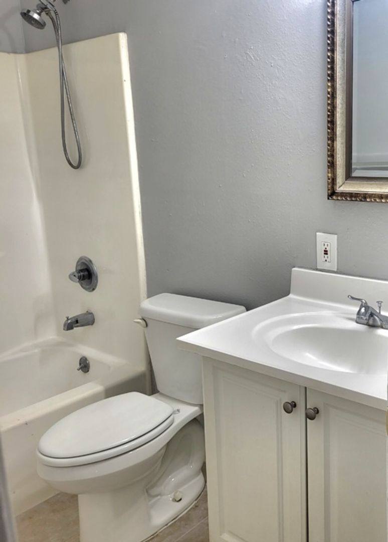 House for rent at 8215 N Klondyke St, Tampa, FL 33604