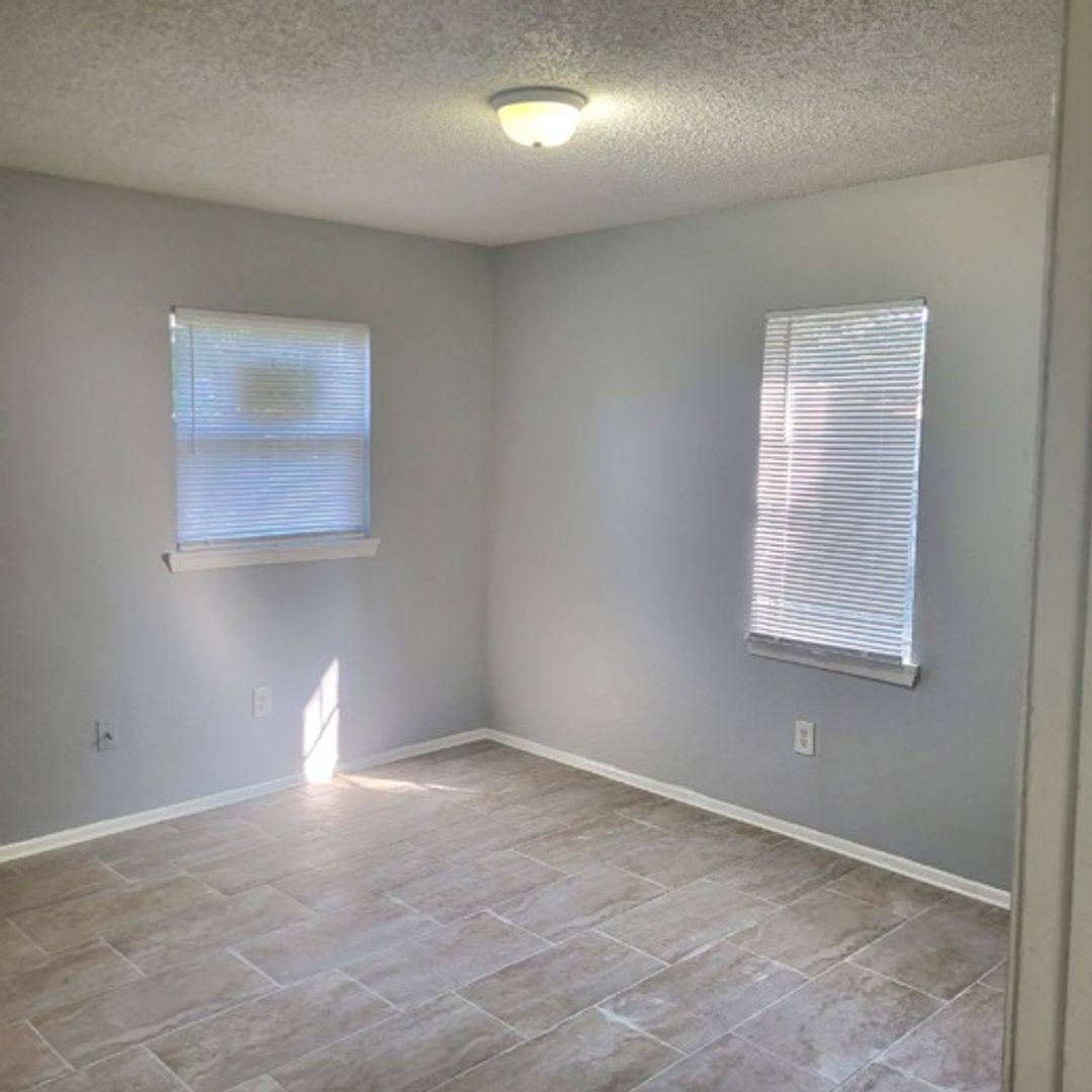 House for rent at 8215 N Klondyke St, Tampa, FL 33604