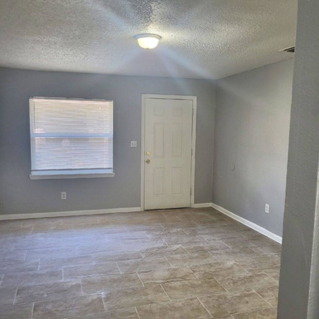 House for rent at 8215 N Klondyke St, Tampa, FL 33604