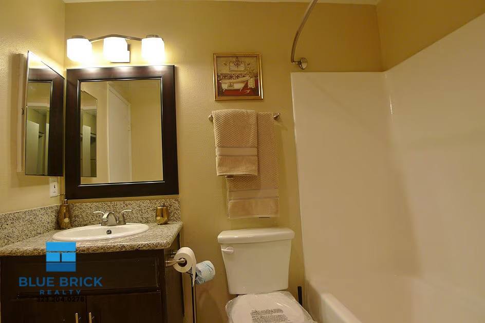 Apartment for rent at 245 N Alvarado St #213A, Los Angeles, CA 90026
