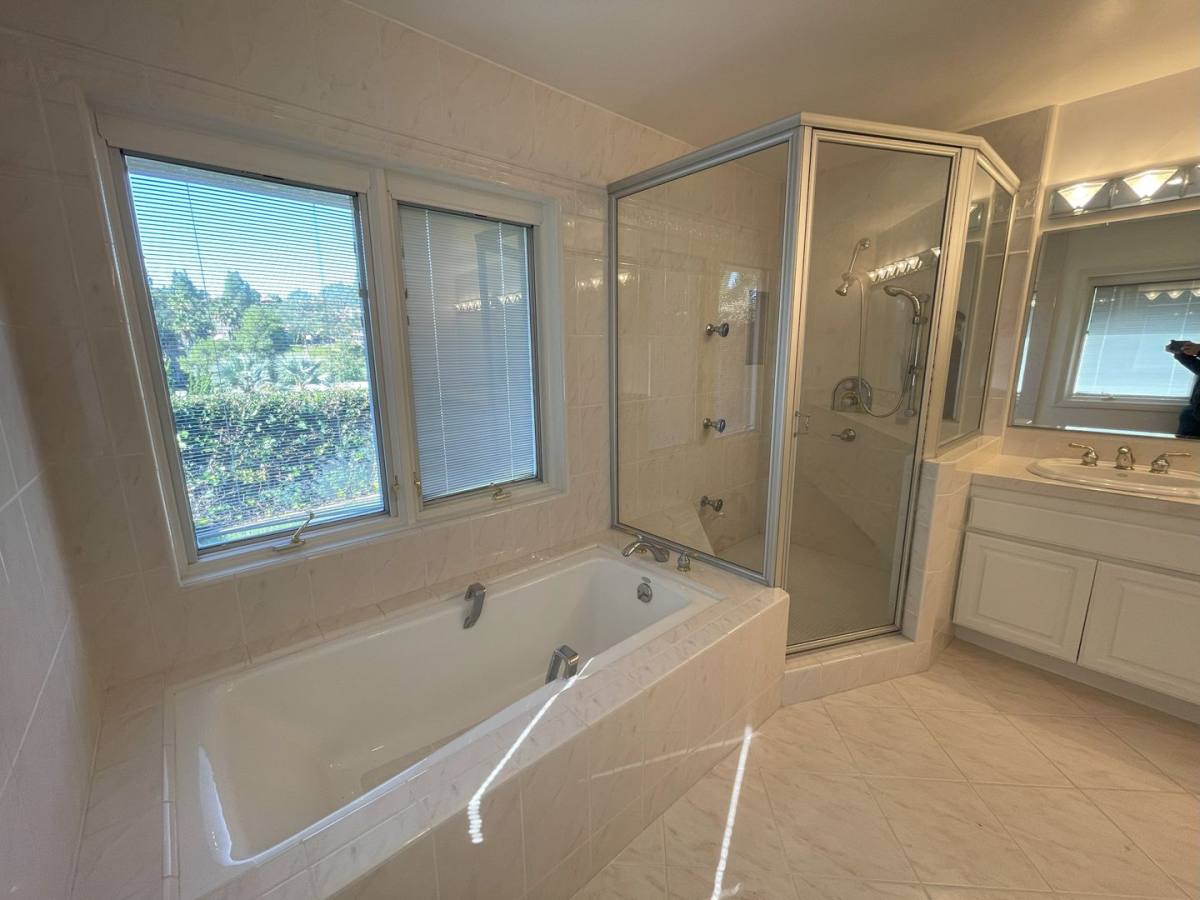 House for rent at 17784 Via Gracia, San Diego, CA 92128