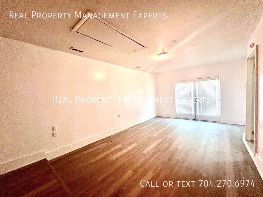 House for rent at 723 Cricketwood Lane, Charlotte, NC 28215