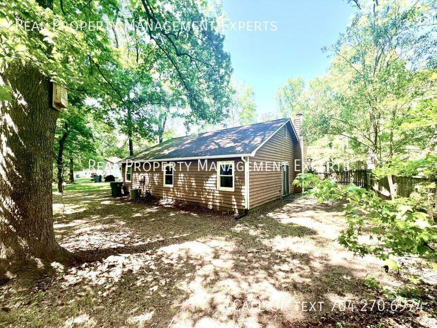 House for rent at 723 Cricketwood Lane, Charlotte, NC 28215