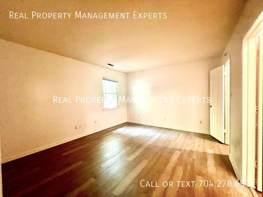 House for rent at 723 Cricketwood Lane, Charlotte, NC 28215
