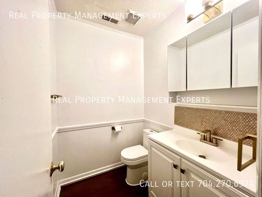 House for rent at 723 Cricketwood Lane, Charlotte, NC 28215