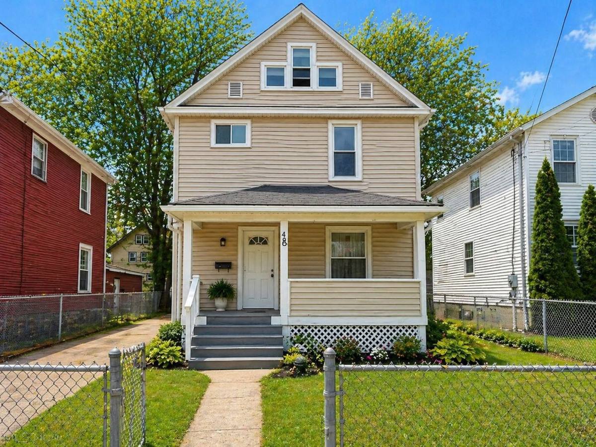 House for rent at 483 Douglas St, Akron, OH 44307