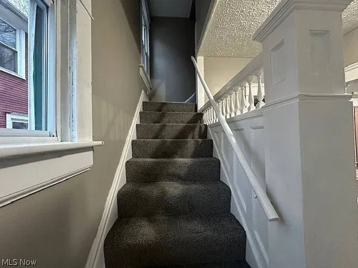 House for rent at 483 Douglas St, Akron, OH 44307