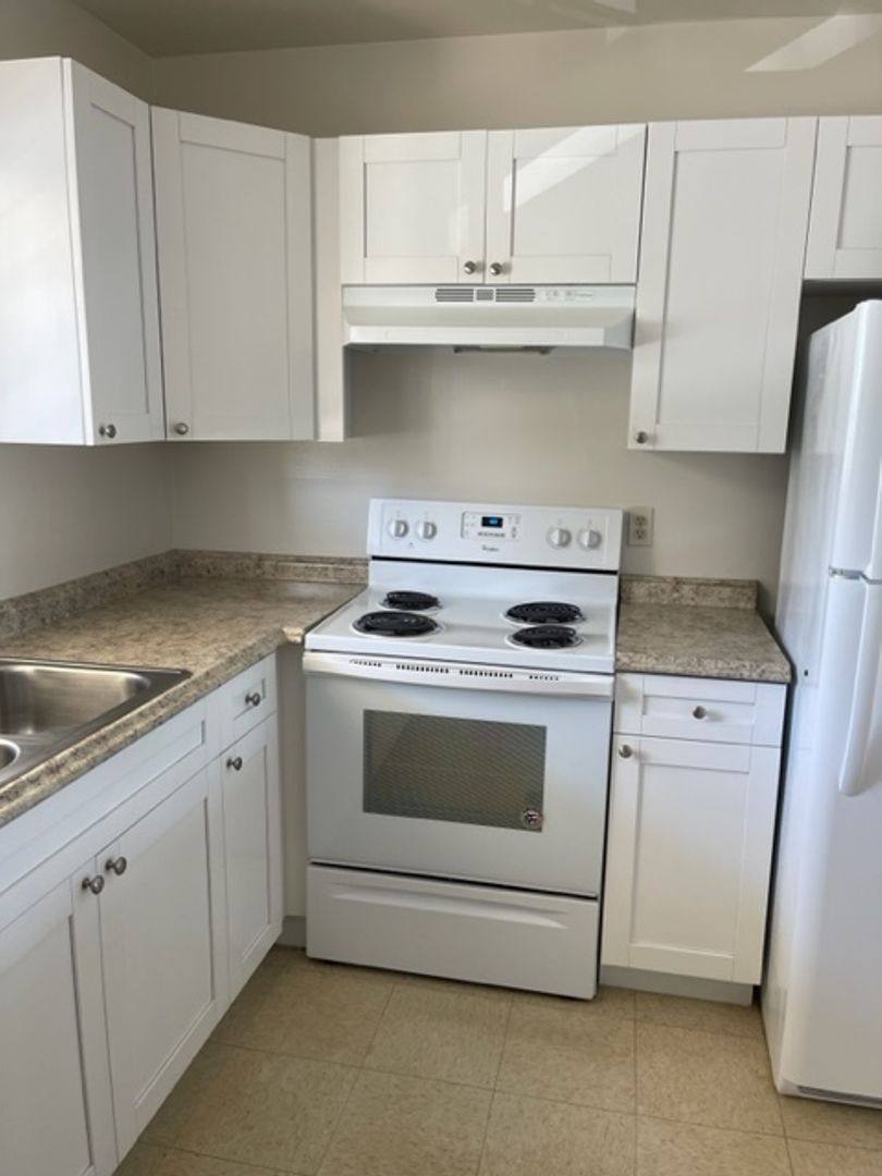 Apartment for rent at 246 Cypress Lane - 247 Alemeda Dr, Lake Worth, FL 33461