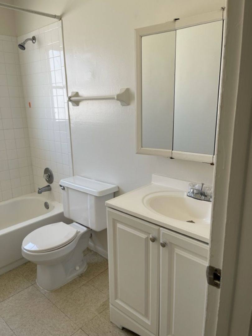 Apartment for rent at 246 Cypress Lane - 247 Alemeda Dr, Lake Worth, FL 33461
