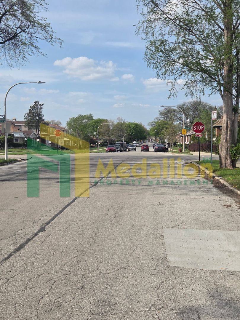 House for rent at 9307 S Indiana Ave, Chicago, IL 60619