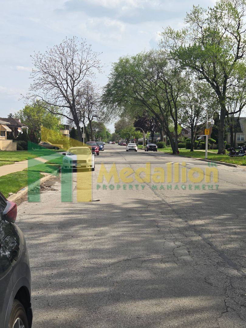 House for rent at 9307 S Indiana Ave, Chicago, IL 60619