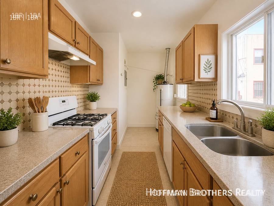 Apartment for rent at 2533 1 2 Hillcrest Dr, Los Angeles, CA 90016