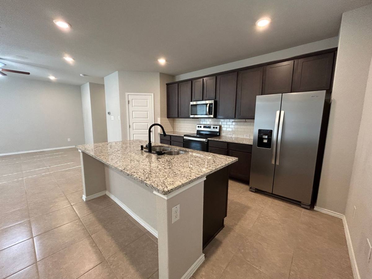 House for rent at 2565 Hiddenbrooke Trace, Seguin, TX 78155