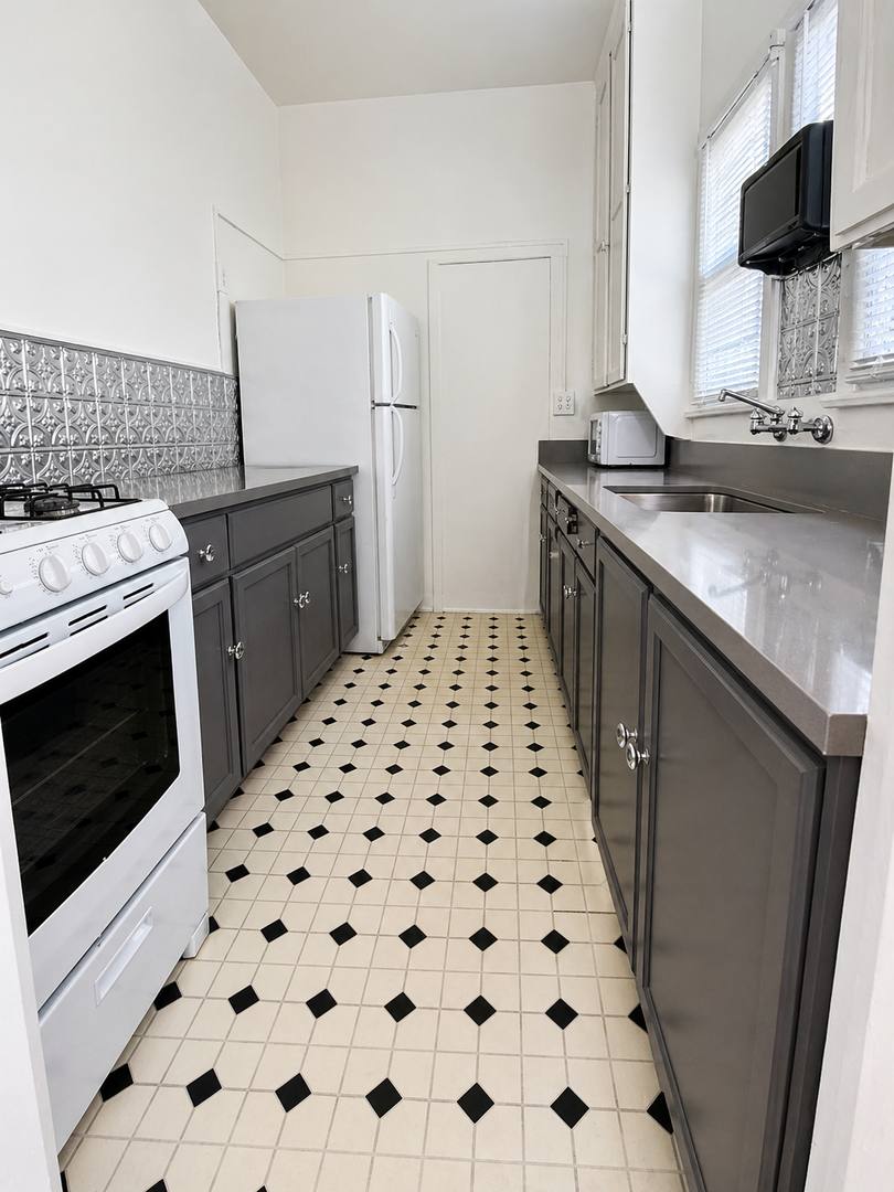 Apartment for rent at 3209 Descanso Dr, Los Angeles, CA 90026