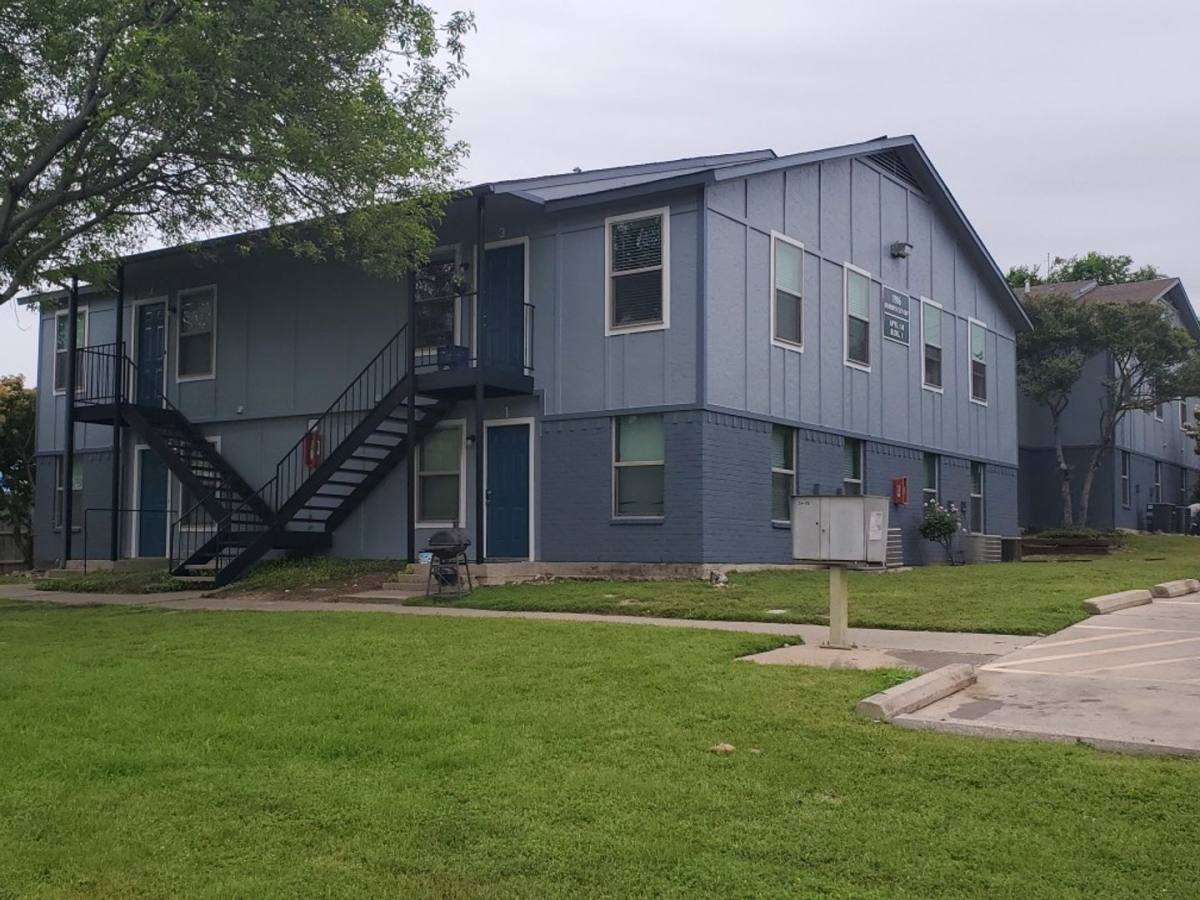 Apartment for rent at 1916 Roberts Cut Off Rd, Fort Worth, TX 76114