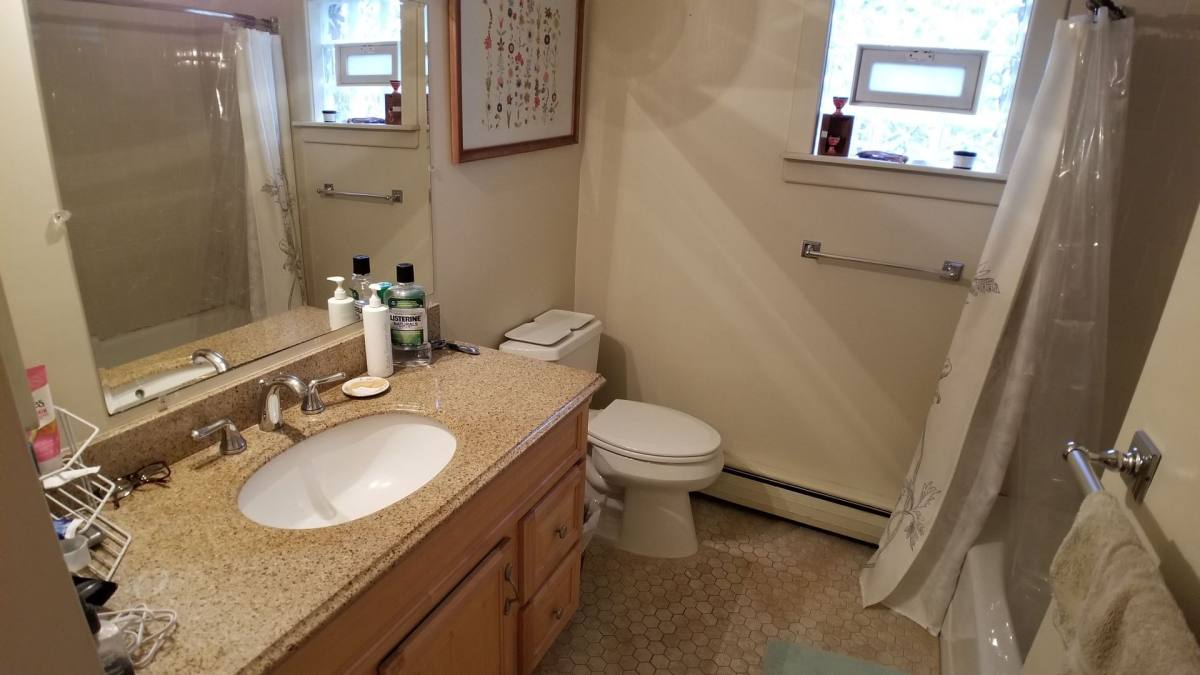 Apartment for rent at 221 Summer St, Buffalo, NY 14222