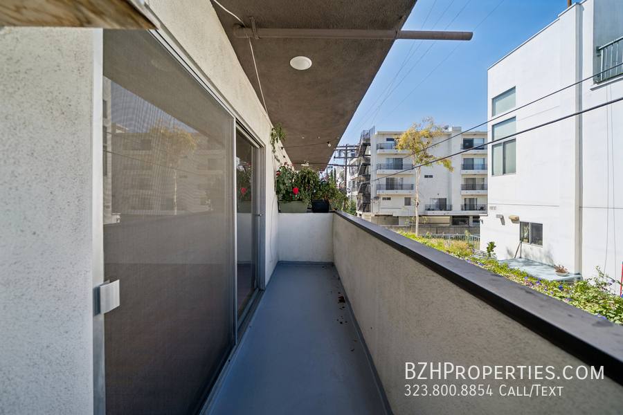 Apartment for rent at 105 S Orlando Ave #207, Los Angeles, CA 90048
