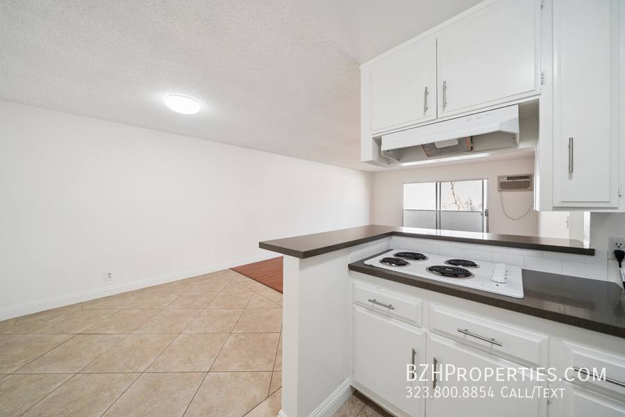 Apartment for rent at 105 S Orlando Ave #207, Los Angeles, CA 90048
