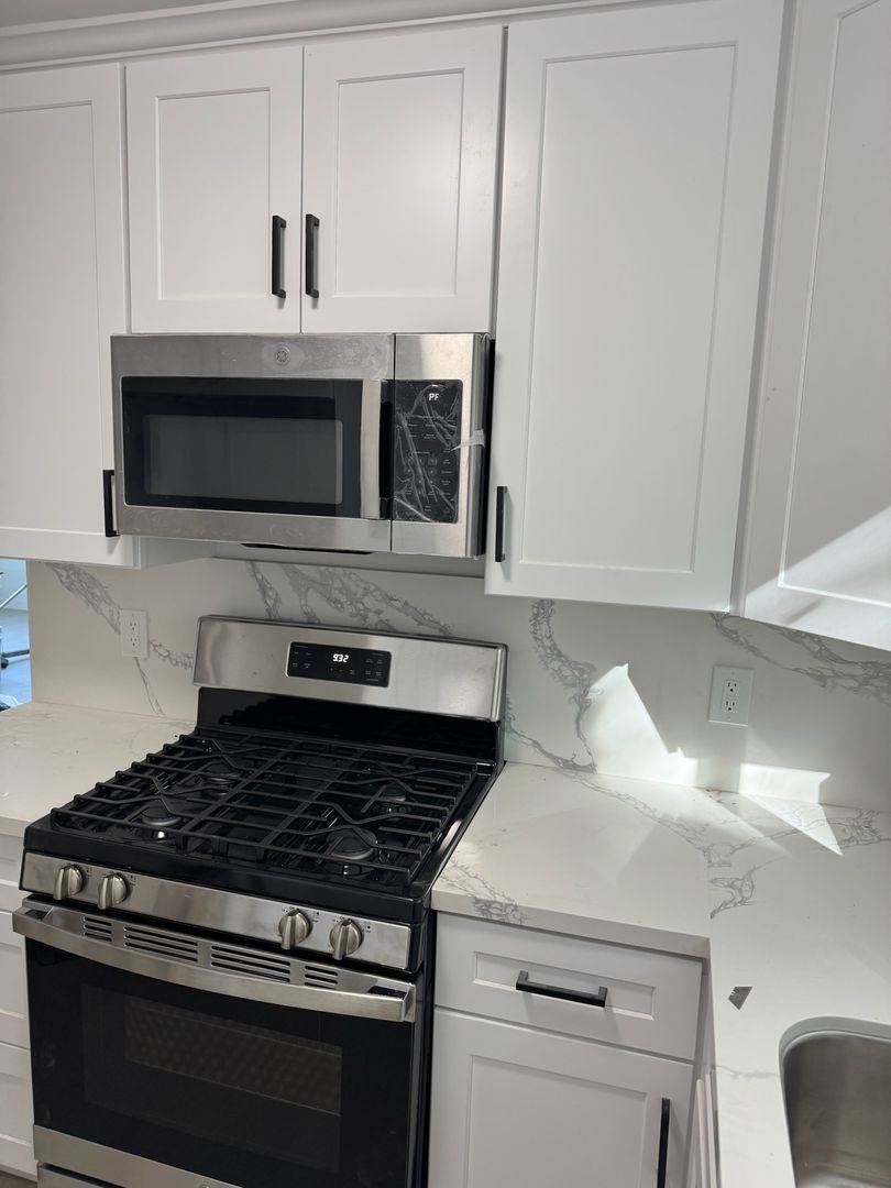Apartment for rent at 11722 Riverside Dr, Valley Village, CA 91607