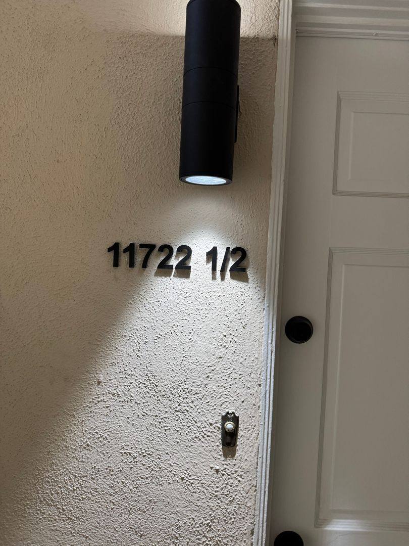 Apartment for rent at 11722 Riverside Dr, Valley Village, CA 91607