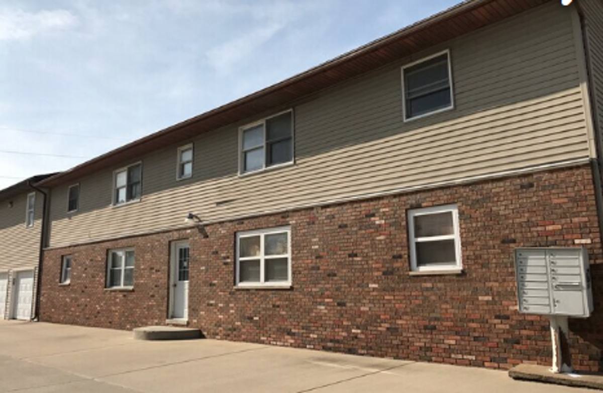Apartment for rent at 403 S Main, Chatham, IL 62629