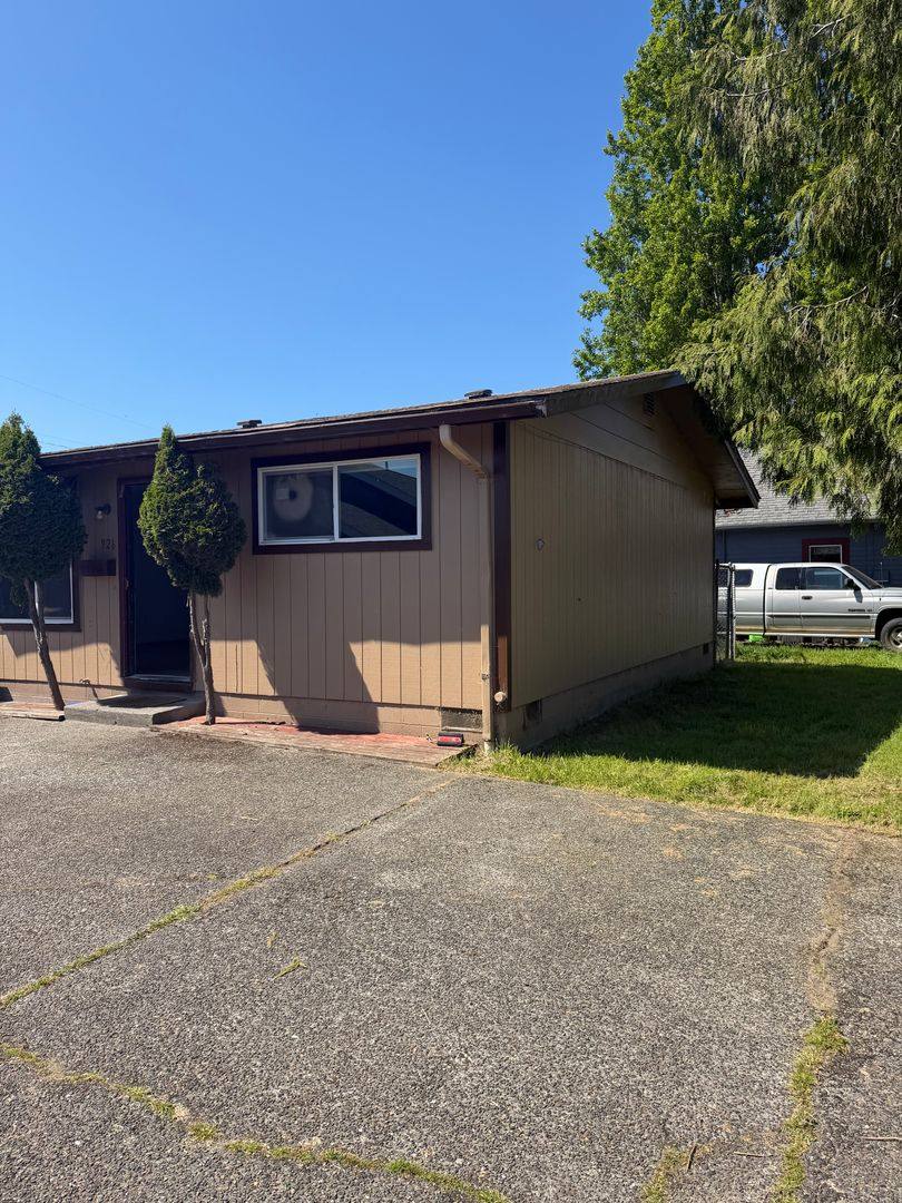 Apartment for rent at 375 Park Ave, Coos Bay, OR 97420