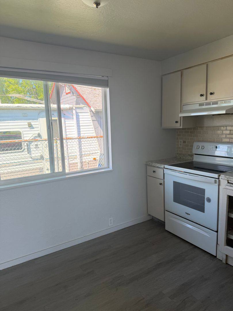 Apartment for rent at 375 Park Ave, Coos Bay, OR 97420