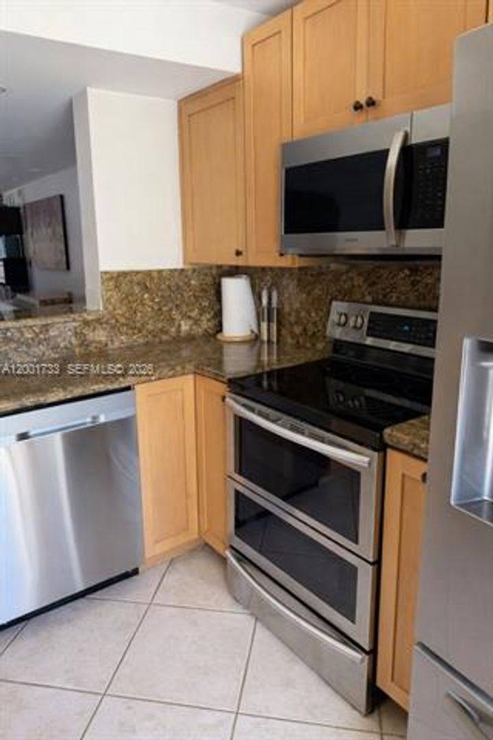 Townhouse for rent at 2661 NE 164th St Th #40, North Miami Beach, FL 33160