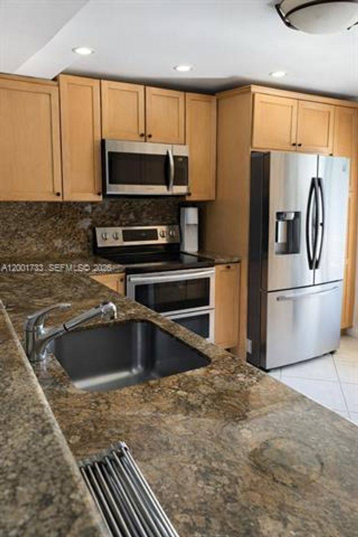 Townhouse for rent at 2661 NE 164th St Th #40, North Miami Beach, FL 33160