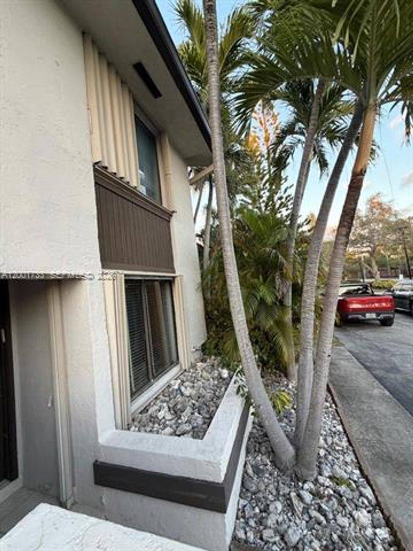 Townhouse for rent at 2661 NE 164th St Th #40, North Miami Beach, FL 33160