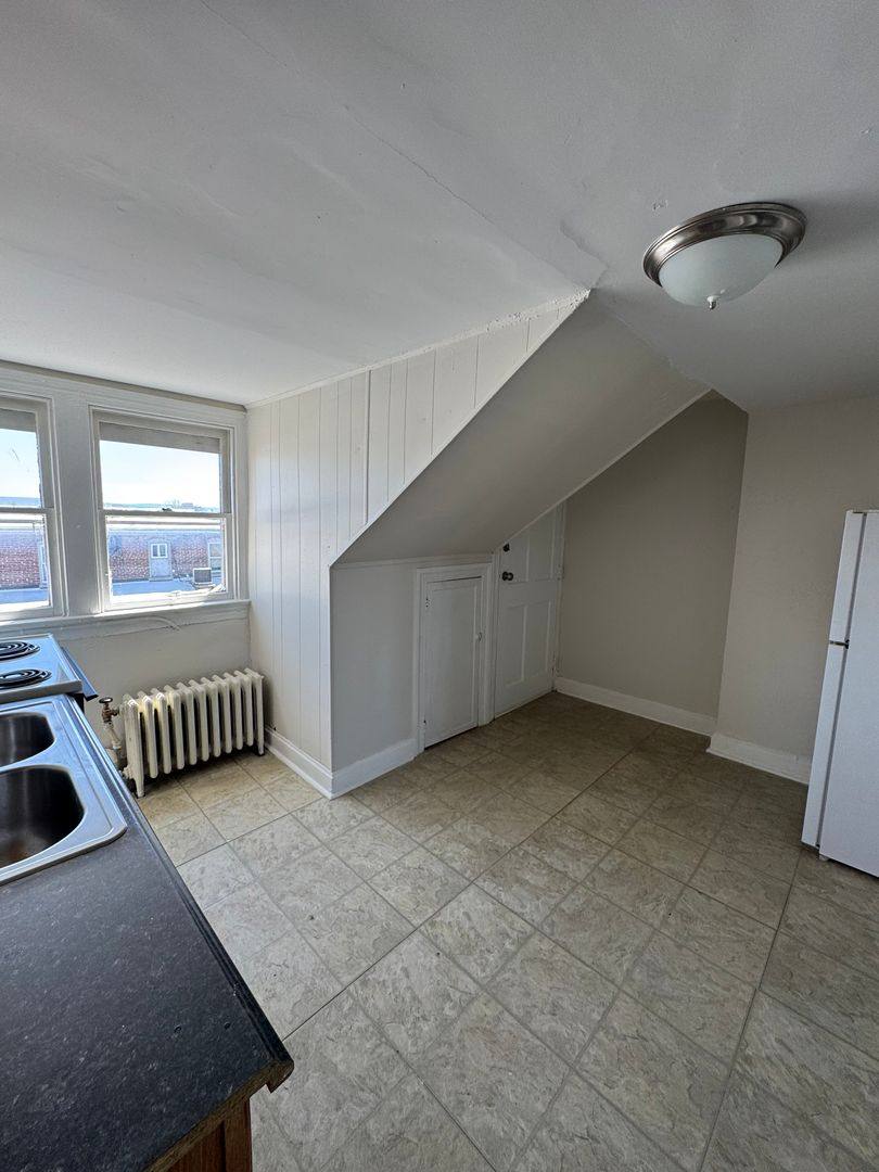 Apartment for rent at 664-666 Oak Hill Ave, Hagerstown, MD 21740
