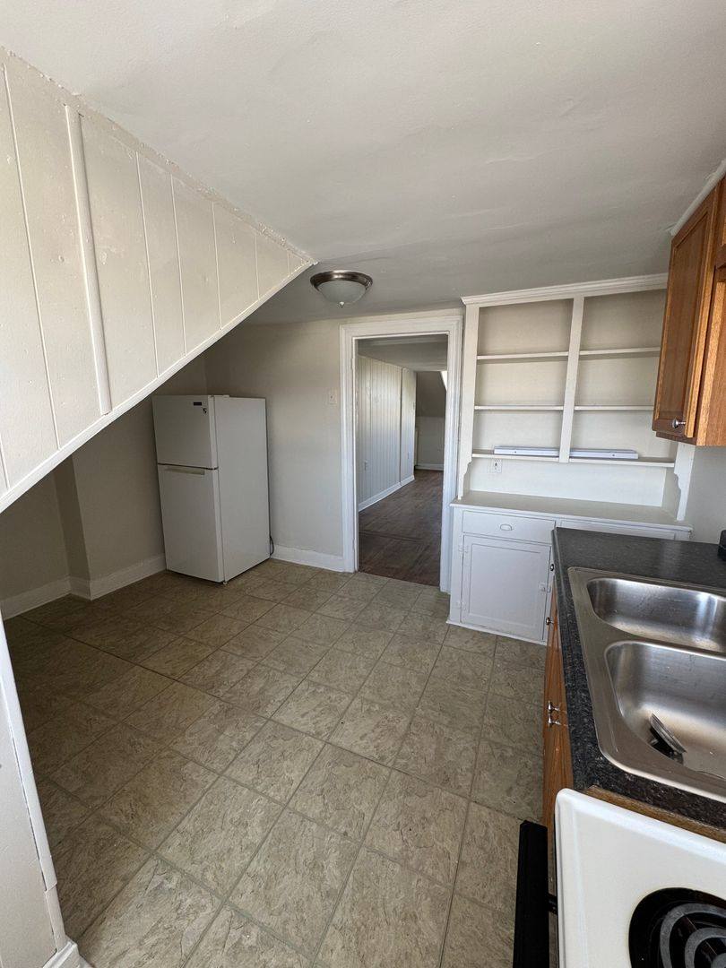 Apartment for rent at 664-666 Oak Hill Ave, Hagerstown, MD 21740