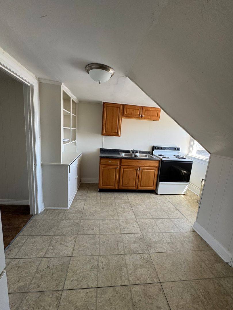 Apartment for rent at 664-666 Oak Hill Ave, Hagerstown, MD 21740