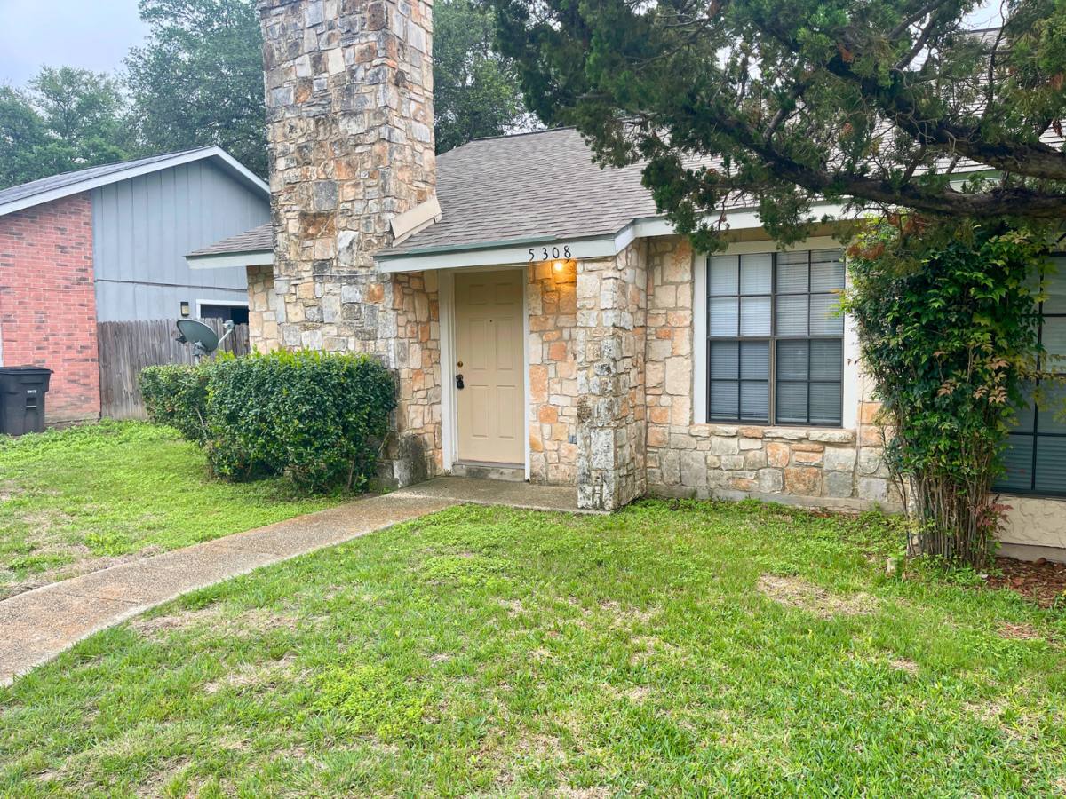 Apartment for rent at 5306-5308 Gawain, San Antonio, TX 78218