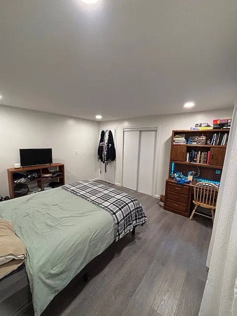 Apartment for rent at 156 Main St #B1, Canton, CT 06019