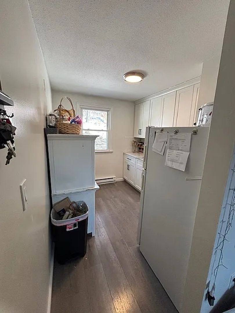 Apartment for rent at 156 Main St #B1, Canton, CT 06019
