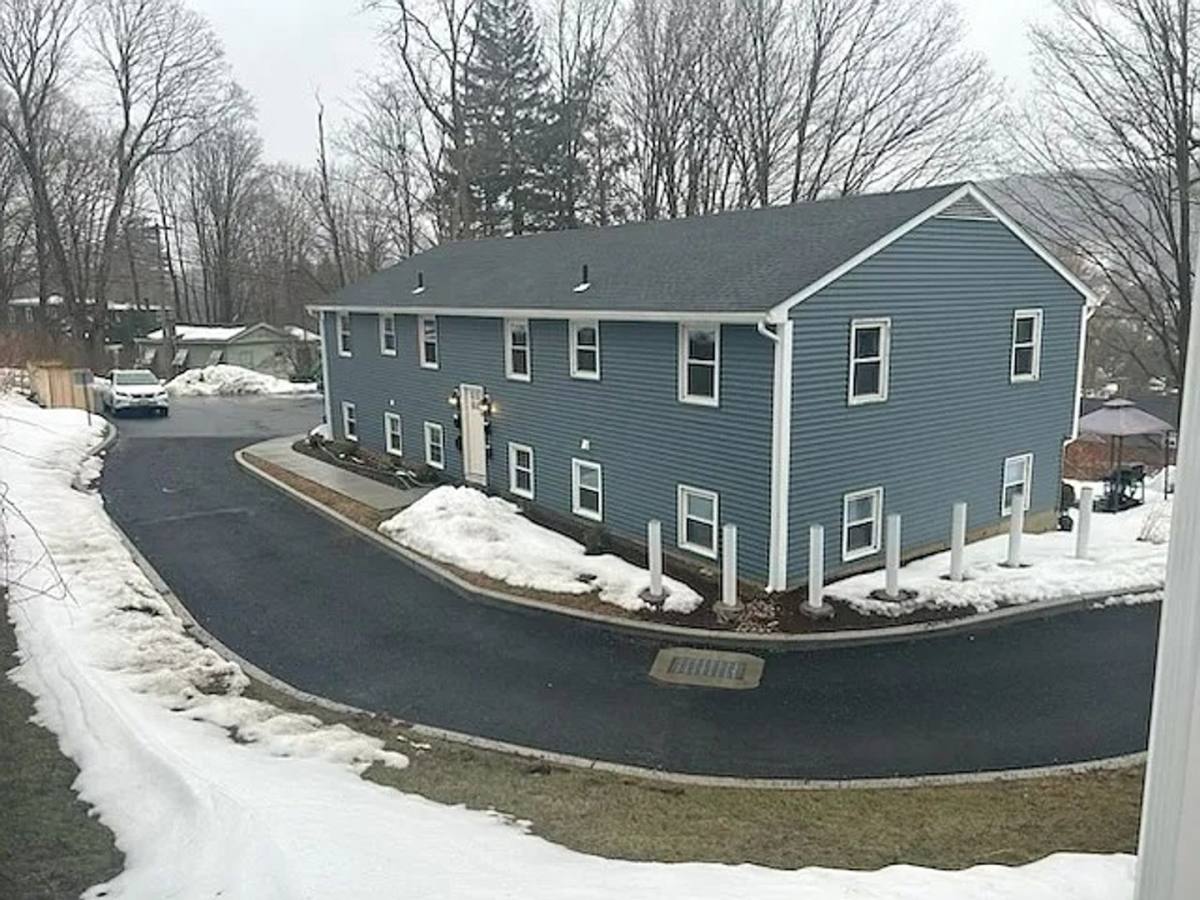 Apartment for rent at 156 Main St #B1, Canton, CT 06019