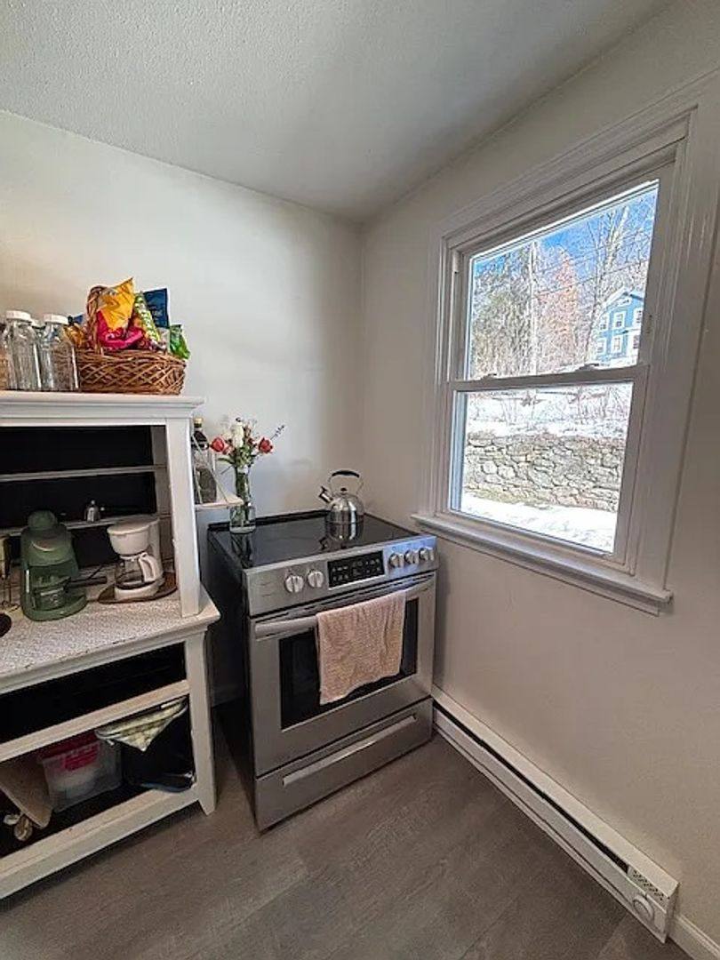 Apartment for rent at 156 Main St #B1, Canton, CT 06019