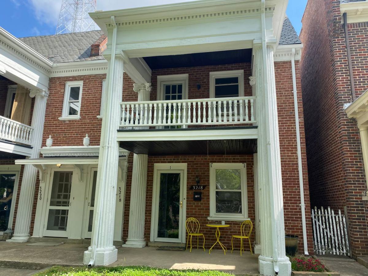 Apartment for rent at 3218 W Grace St, Richmond, VA 23221