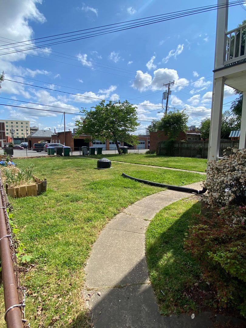 Apartment for rent at 3218 W Grace St, Richmond, VA 23221