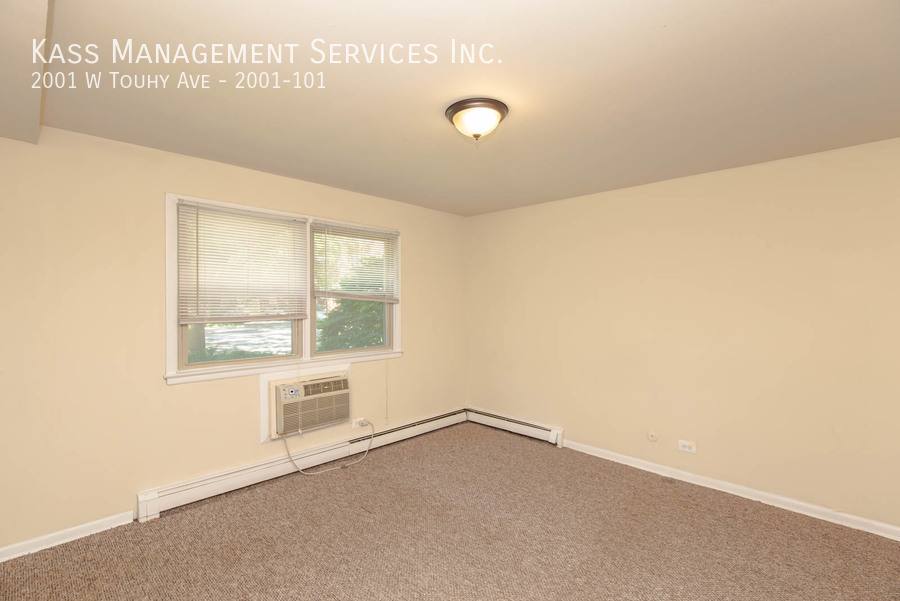 Apartment for rent at 2001 W Touhy Ave #101, Chicago, IL 60645
