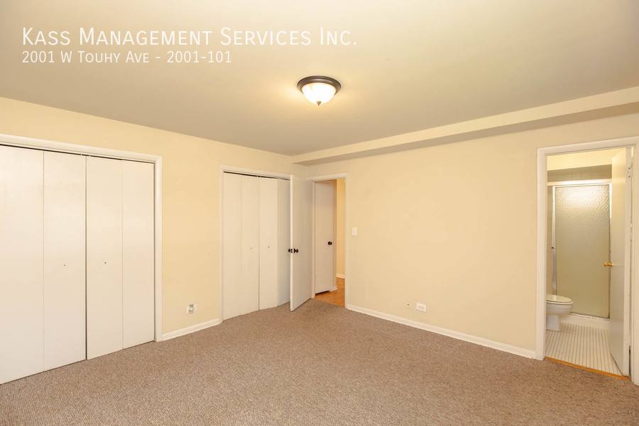 Apartment for rent at 2001 W Touhy Ave #101, Chicago, IL 60645