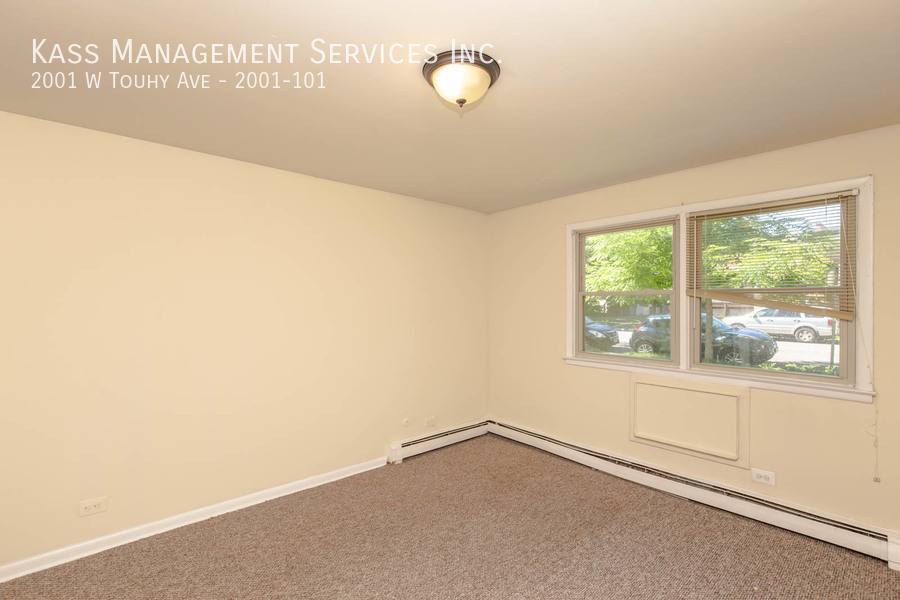 Apartment for rent at 2001 W Touhy Ave #101, Chicago, IL 60645