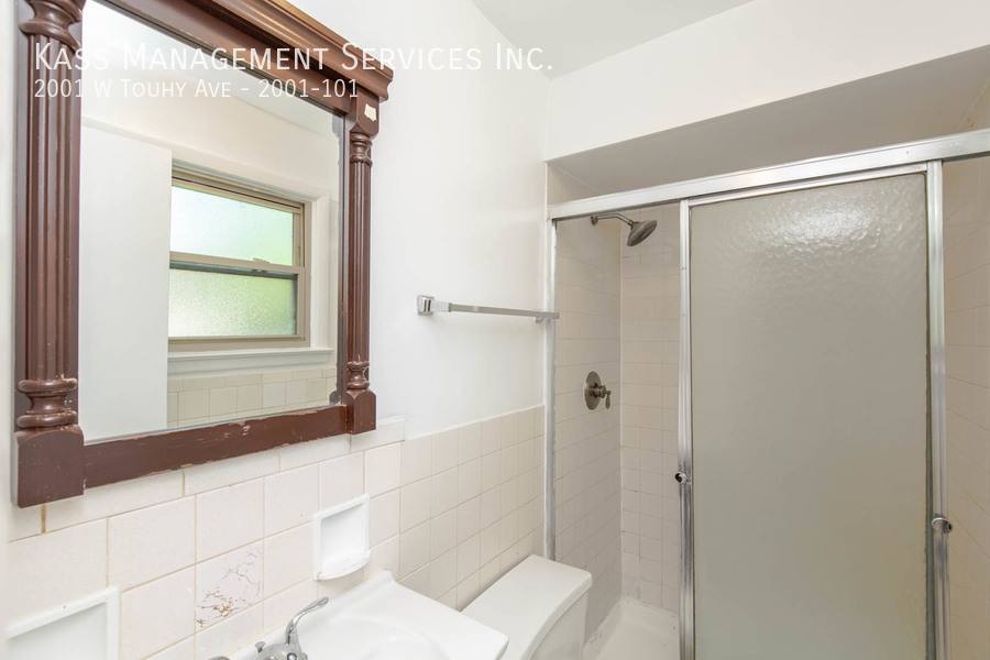 Apartment for rent at 2001 W Touhy Ave #101, Chicago, IL 60645