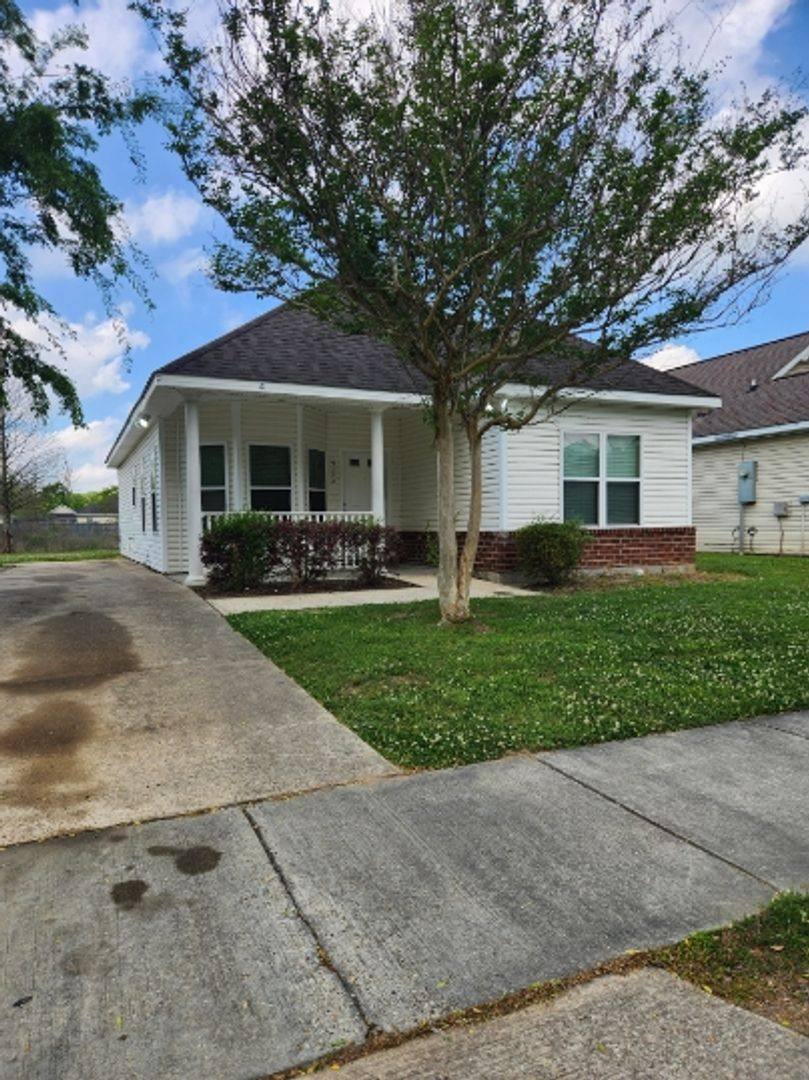 House for rent at 9173 Cedar Court, Baton Rouge, LA 70812