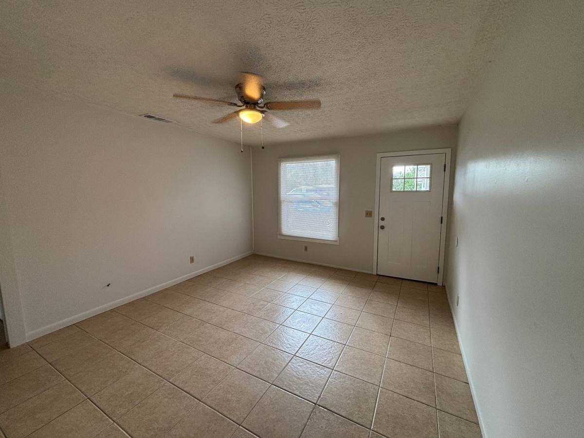 Apartment for rent at 149 N Highway 22-A, Panama City, FL 32404