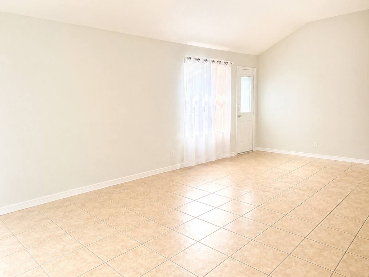 Townhouse for rent at 2107 Charleston Court, Killeen, TX 76542