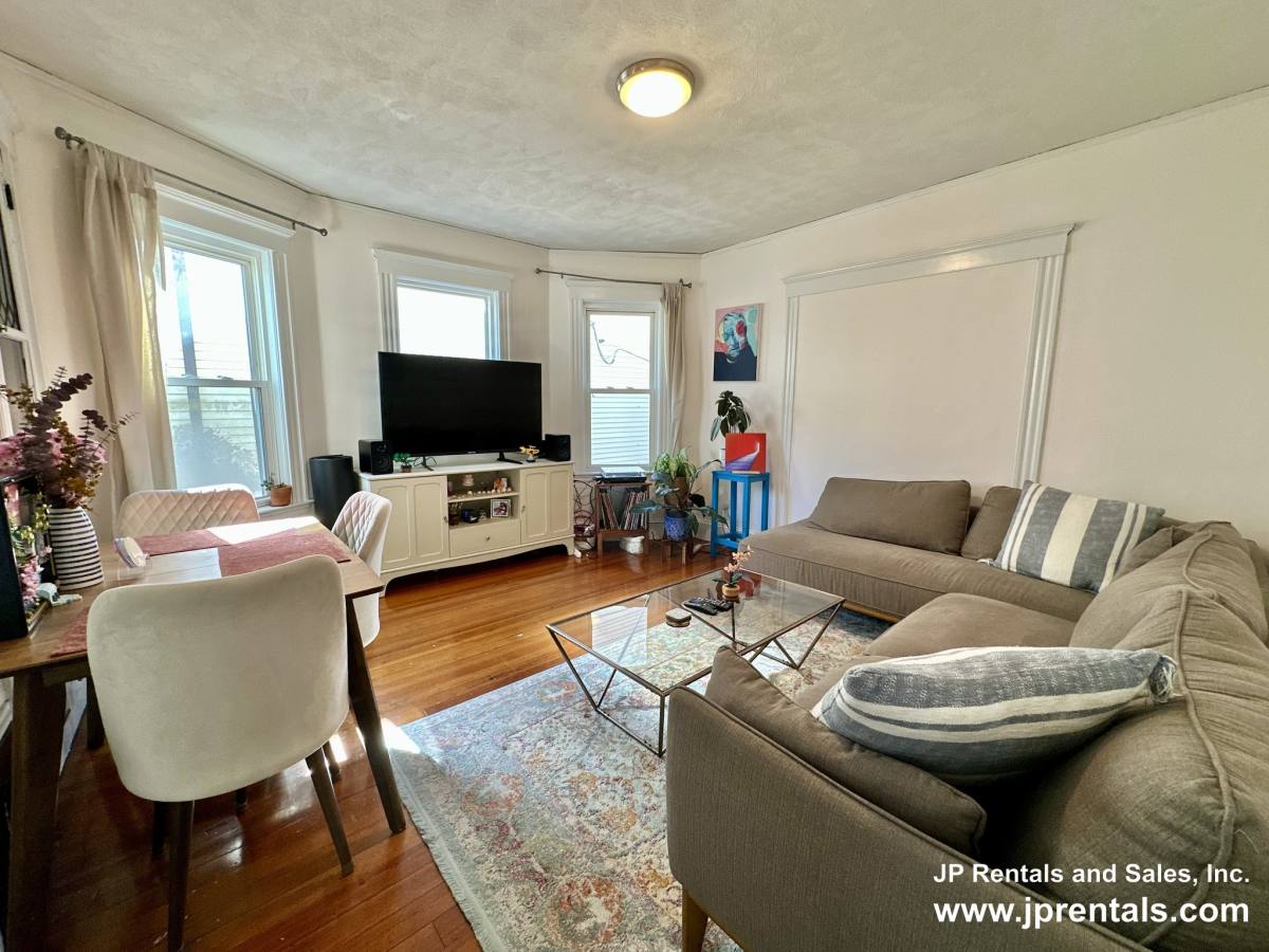 Apartment for rent at 369 Centre St #2, Dorchester, MA 02122